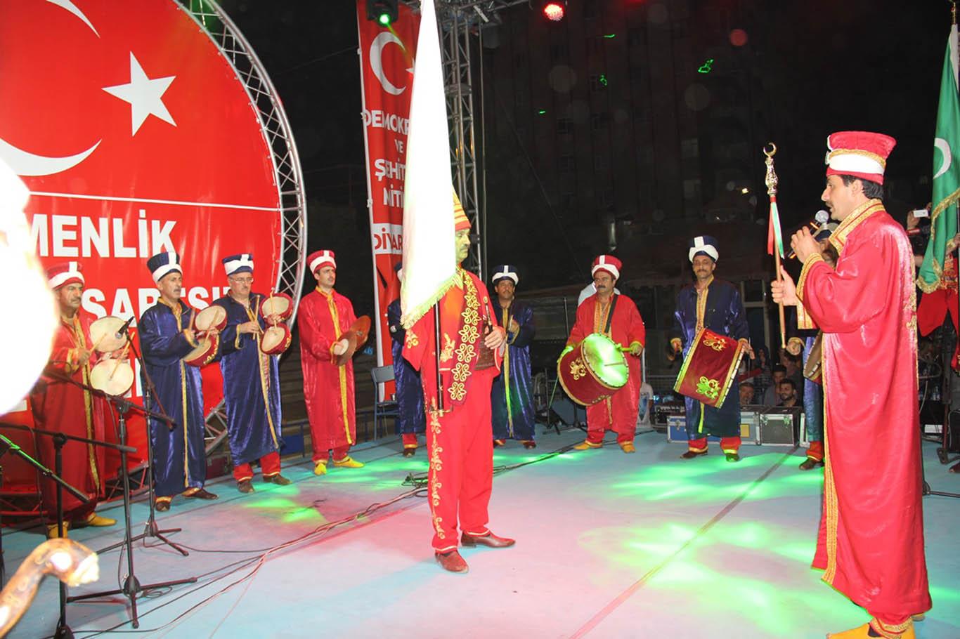 Darbe karşıtı gösteride mehter konseri verildi Darbe karşıtı gösteride mehter konseri verildi
